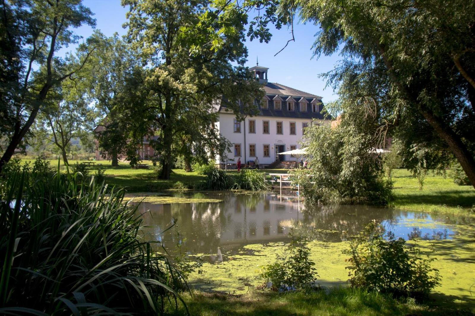 Biohotel Stiftsgut Wilhelmsgluecksbrunn Creuzburg Ngoại thất bức ảnh