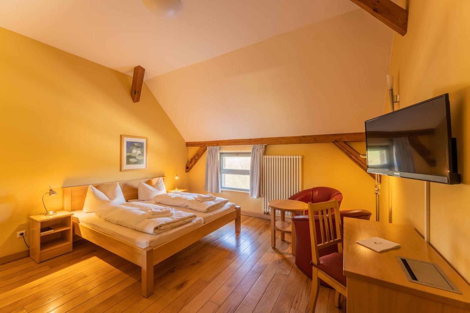 Biohotel Stiftsgut Wilhelmsgluecksbrunn Creuzburg Ngoại thất bức ảnh