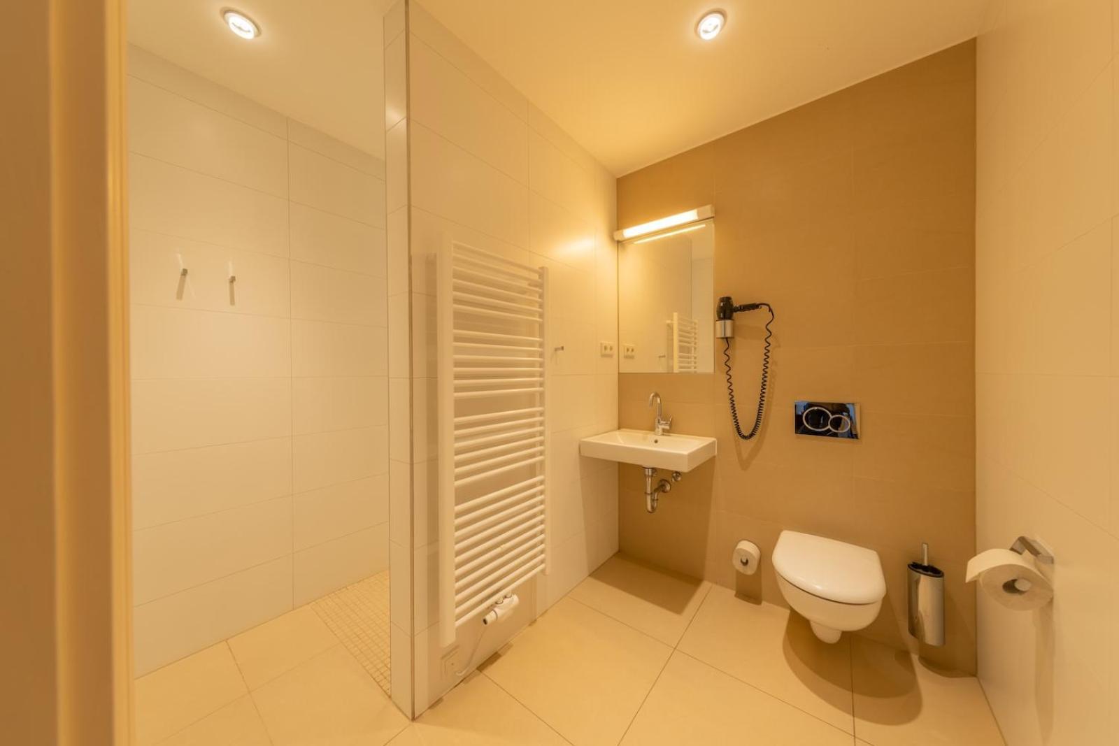 Biohotel Stiftsgut Wilhelmsgluecksbrunn Creuzburg Ngoại thất bức ảnh