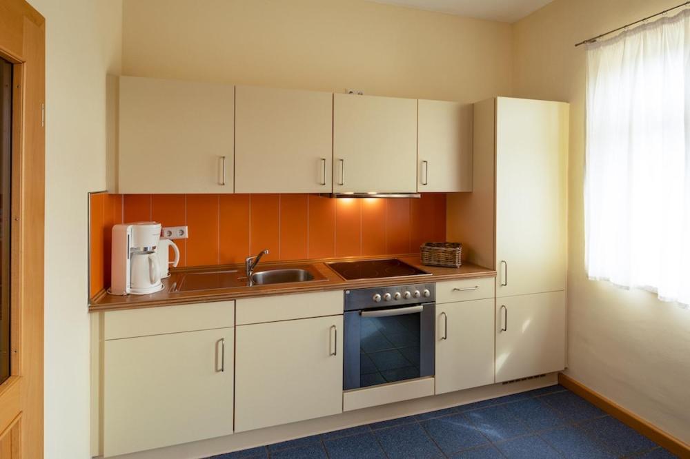 Biohotel Stiftsgut Wilhelmsgluecksbrunn Creuzburg Ngoại thất bức ảnh